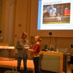 Susanne Großnick siegte beim Wettbewerb SIGMA Naturbild 2023 und erhielt ihren Preis, (c) Ina Siebert