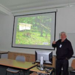 Prof. Dr. Werner Kunz widmete den farbenfrohen Vögeln Ecuadors einen Vortrag, (c) Gaby Schulemann-Maier